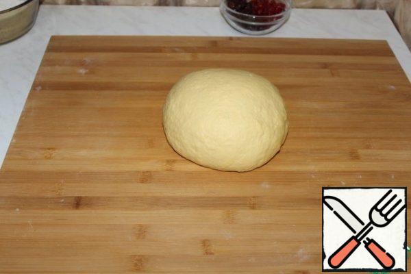 Knead a smooth, homogeneous dough.