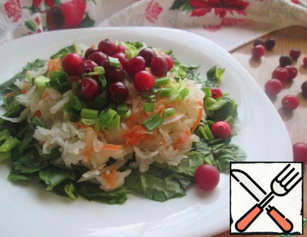 Spinach and Sauerkraut Salad Recipe
