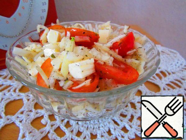 Mix the cabbage, tomatoes, spices, garlic, add the cheese, season with vegetable and the salad is ready.
For lovers of sour: with lemon juice, this salad is also very tasty.
Note: If you have fresh Basil, you can add more.