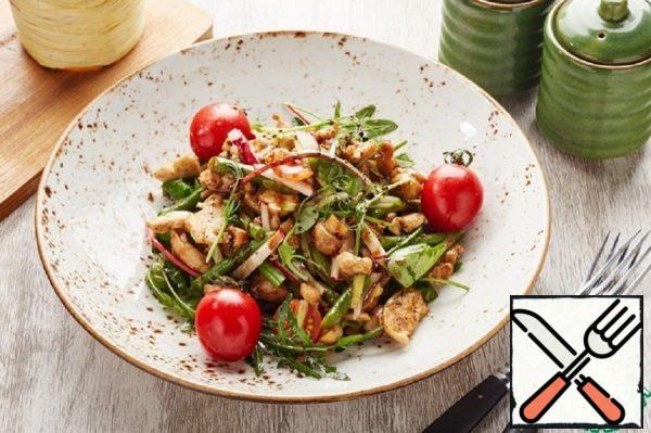 Salad with Chicken Breast in Balsamic Cream Recipe