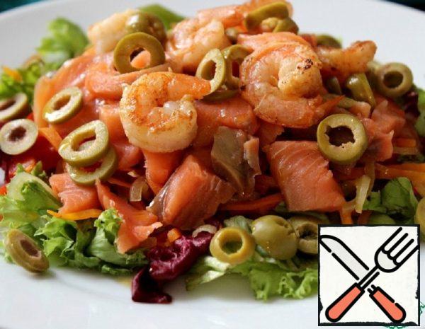 Salad with Salmon, Shrimp and Vegetables Recipe