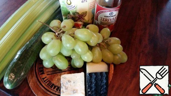 At this time, prepare the remaining ingredients.