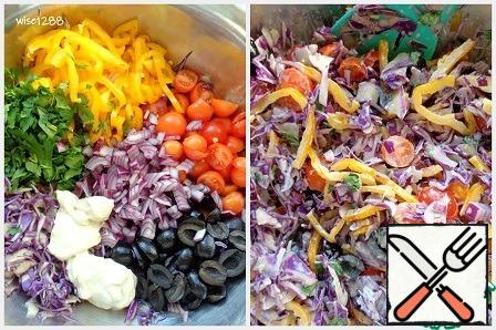Combine all the salad ingredients and mix.