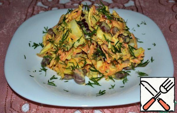 Put the salad on a flat dish and sprinkle with chopped dill.