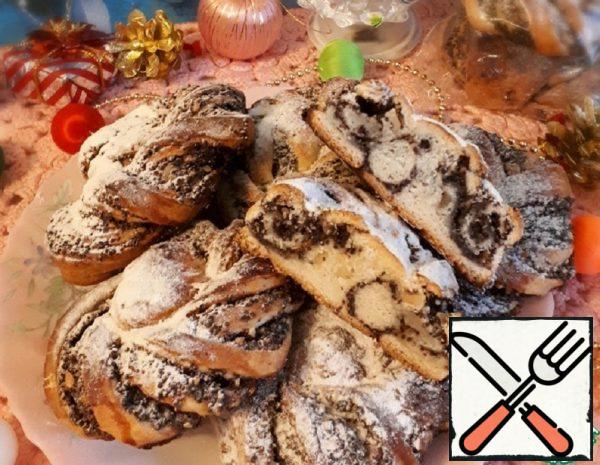 Pretzels with Poppy Seeds and Nuts Recipe