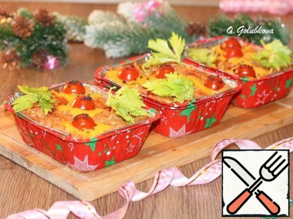 The prepared dish can be decorated with melted cheese and cherry tomatoes. Bon Appetit!