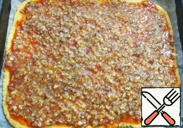 Put the warm nut filling on top.