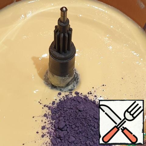 Mix until smooth. Add a blue match. If you don't have blue paint, you can use a blue dye. Mix until uniform color.