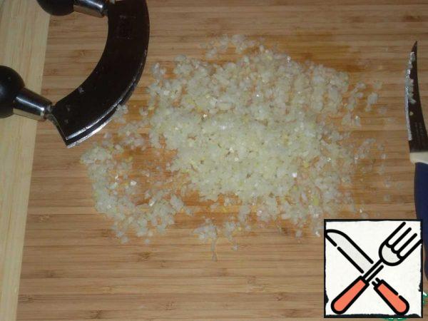The recipe uses homemade mushroom caviar. There is no mushroom caviar item in the list of allowed ingredients and there is no just game item, so you can specify in the notes.
Finely chop the onion.
