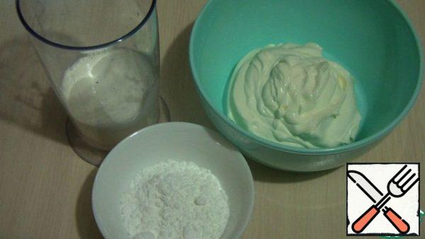 For the cream, whisk the heavy cream with powdered sugar, add to the fatty sour cream and that's it! If the sour cream is not greasy, then you need to keep it on gauze for at least 3 hours, and preferably more.
