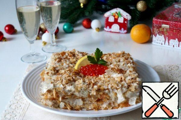 The fourth cake is crushed into crumbs, sprinkle with cake on all sides. Put it in the refrigerator. Before serving, you can decorate to taste. The cake turns out delicious, looks original on the table.
Guests will appreciate it.