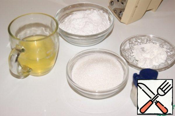 Meringue baskets:
All products for the preparation of French meringue should be weighed and prepared in advance.