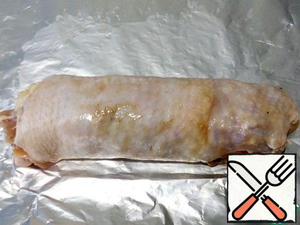 Roll into a roll, then wrap tightly in foil.