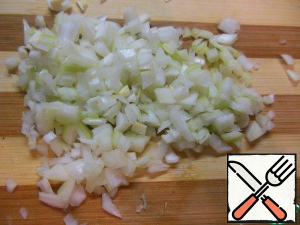 Finely chop the onion.