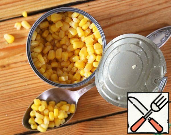 Add corn. Mix the ingredients , salt to taste. Everything! Delicious, bright and healthy Breakfast/lunch/dinner / snack is ready.