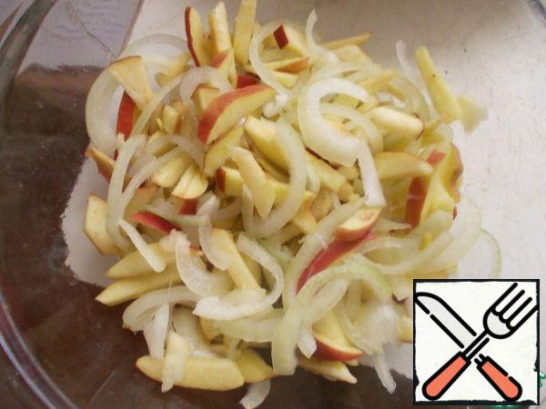 The Apple can be peeled, but I had a soft skin, and I left it so. Mix with the marinated onion, pre- pressed.