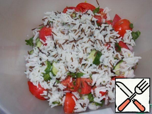 Combine everything, add 3 tbsp of boiled rice, salt and pepper.
Season with mayonnaise.