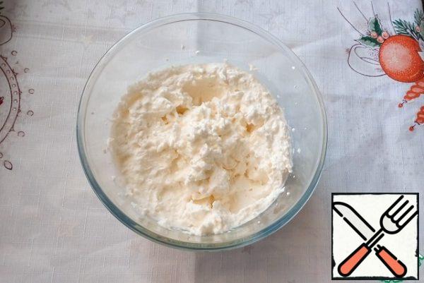 For the cream, RUB the cottage cheese. Add sugar and cream. Beat until thick.