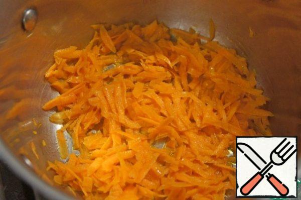 Put the carrots in vegetable oil.