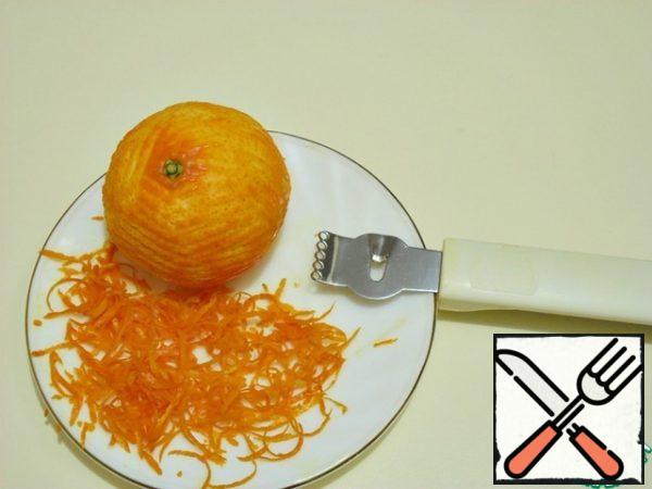 Remove the zest from one large tangerine. Squeeze the juice out of it, you will need 40 ml.