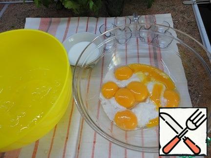 Divide the eggs into yolks and whites.