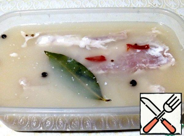 After two hours, transfer the meat from kefir to another container and pour the first marinade. Leave it overnight in the refrigerator, the meat will be soaked with the aroma of the marinade, which will penetrate inside and make the meat juicy.