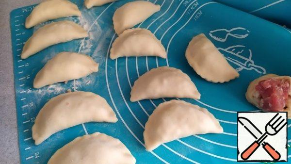 Form dumplings.