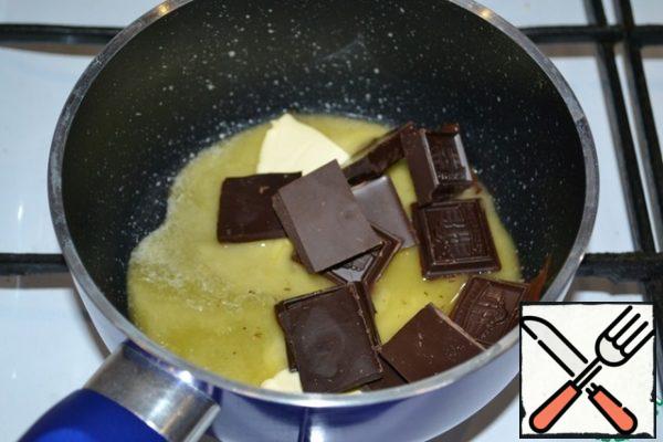 Put the butter and chocolate in a saucepan and melt.