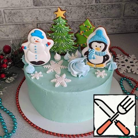 Decorate the cake with gingerbread , meringue and snowflakes made of mastic. Put the cake in the refrigerator for 3-4 hours. For the decoration of the cake I prepared gingerbread.
Bon Appetit!