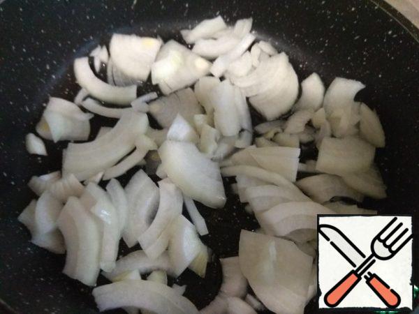 Fry in vegetable oil until transparent.