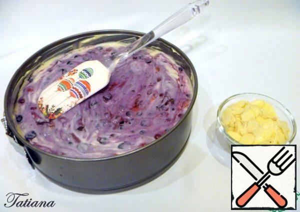Form for baking d= 20 cm., smear with butter, lay out layers of dough and a mixture of berries (black currant, red currant, blueberries, blueberries, blackberries, strawberries).