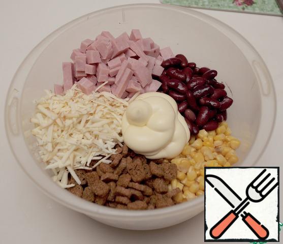 Pour all the ingredients into a bowl.
