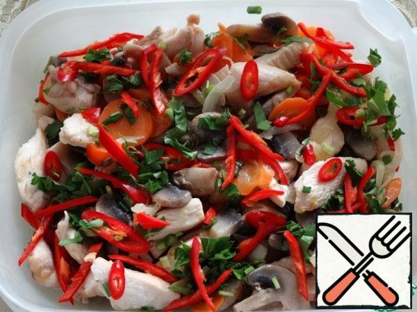 Mix chicken fillet, boiled mushrooms, fried vegetables, chopped parsley, chopped hot pepper, green onions and cherries in a bowl, pour hot marinade, mix.
You can serve it to the table for 4-6 hours in the refrigerator, shaking the container periodically.