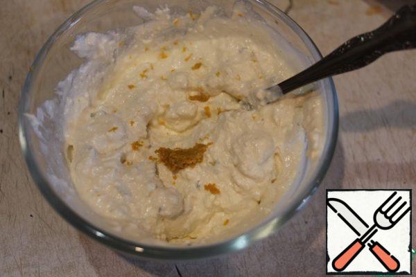 Mix 100g sour cream, 100g cream cheese, 0.5 tsp horseradish and lemon zest.
