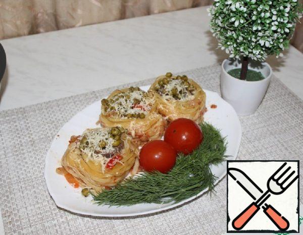Nests with Minced Meat and Green Peas Recipe