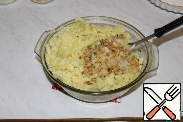 Add the fried onions to the puree and mix well.