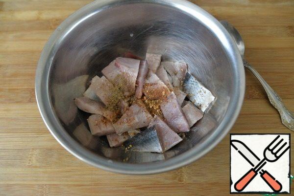Add vinegar, coriander, ground pepper mixture and mix.
