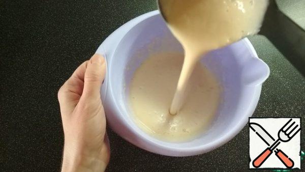 Then add the sunflower oil and mix thoroughly until the dough becomes homogeneous, without lumps.