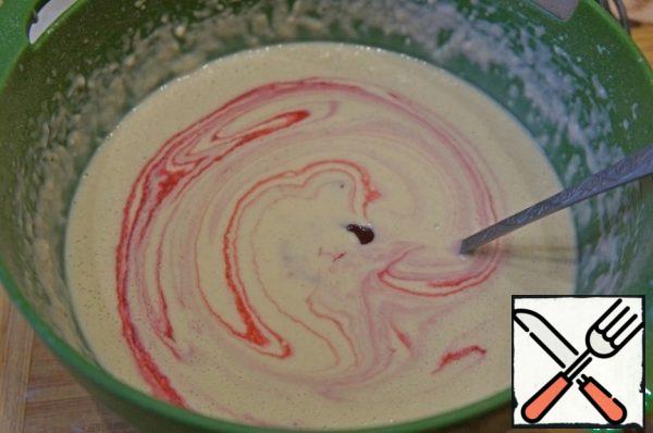 Gradually add the remaining milk to the desired consistency. Last of all, mix the raspberry puree into the dough.