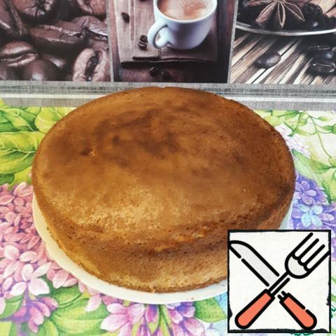 Bake the sponge cake at t=180 gr. about 30-40 minutes.
For those who do not know how or are afraid to bake a biscuit, below I will leave a link to the recipe "Rules for making a biscuit", where I tell you in detail how to make a sponge cake.