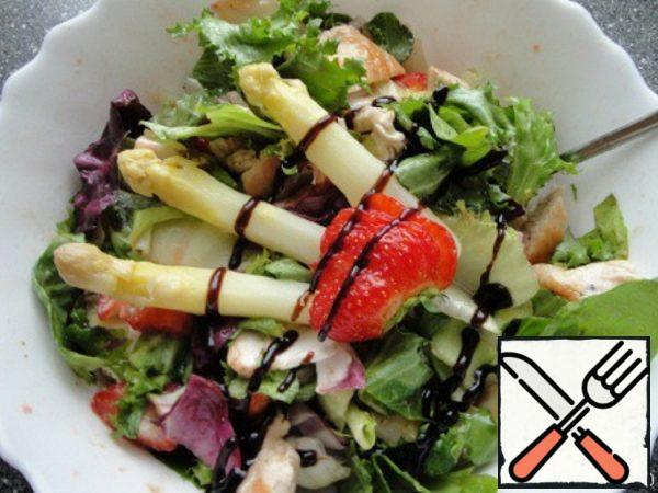 Strawberry and Asparagus Salad Recipe