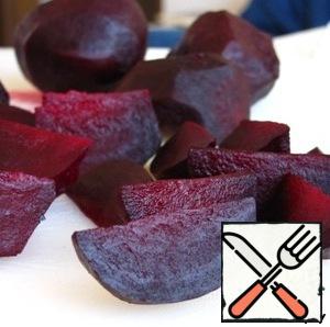 Beets, pre-boiled or baked, clean and cut into small slices.