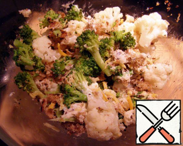 Mix cabbage with breadcrumbs and add grated cheese.
