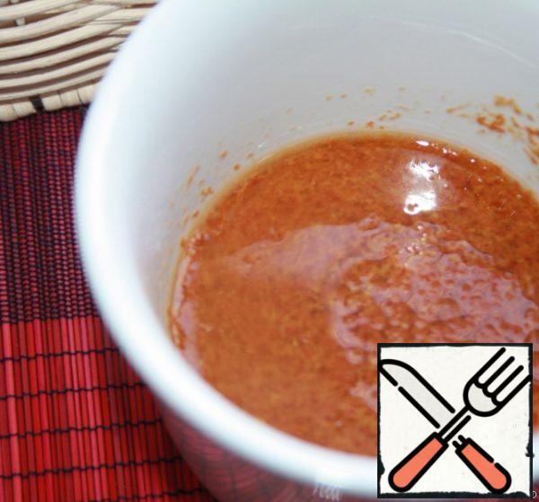 Dressing: in a Cup, carefully mix the oil, mustard, tomato paste and a pinch of salt.
I also add 5-6 drops of Tabasco sauce.