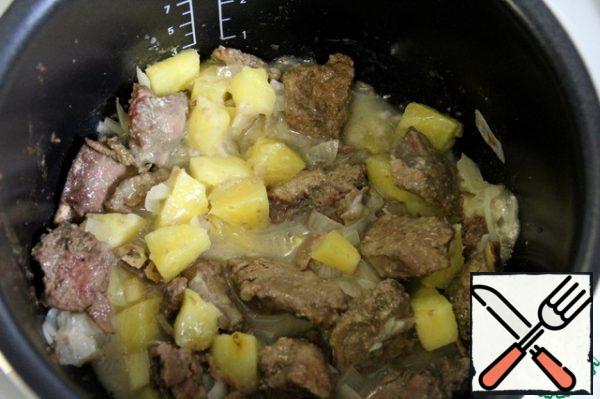 Put the liver in a slow cooker and mix with pineapples. Pour the prepared mixture and add the teriyaki sauce. And cook for 30 minutes until ready.
