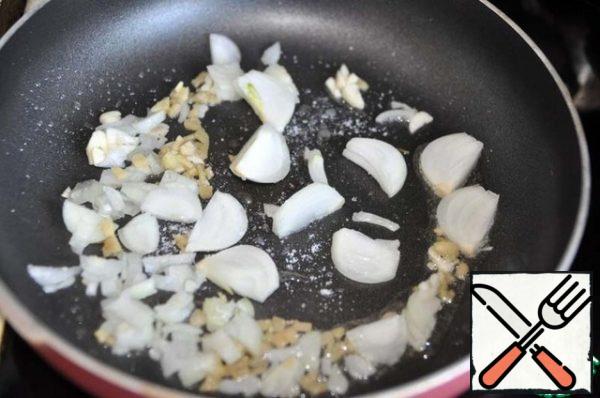 Add the chopped onion, a little salt for softness and fry (stew) 2 minutes.