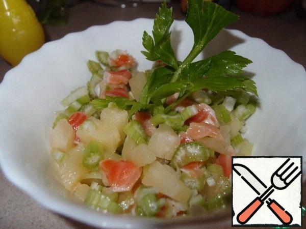 Garnish with celery leaves.
