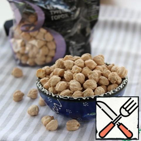 Pre-soak the chickpeas in cold water, preferably overnight, rinse, put in a pan, pour fresh water and boil until tender.
