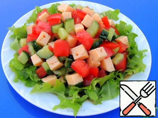 Season the salad and spread on lettuce leaves. To serve.