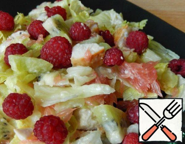 Salad with Chicken and Raspberries Recipe